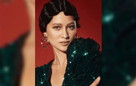 LOOK: Maureen Wroblewitz dazzles in vintage photo shoot.